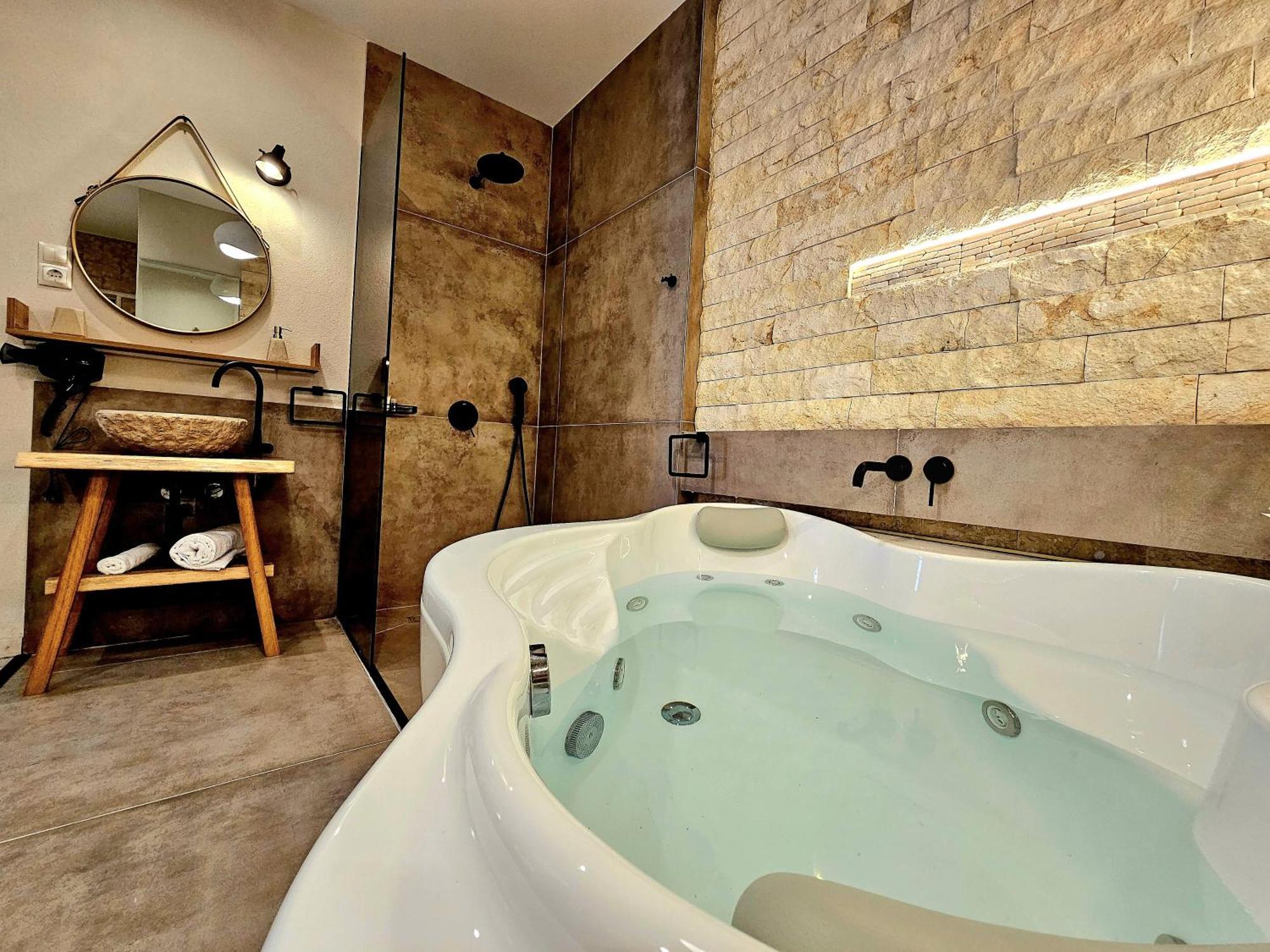 Golden City Center Suites Rhodes City Dış mekan fotoğraf