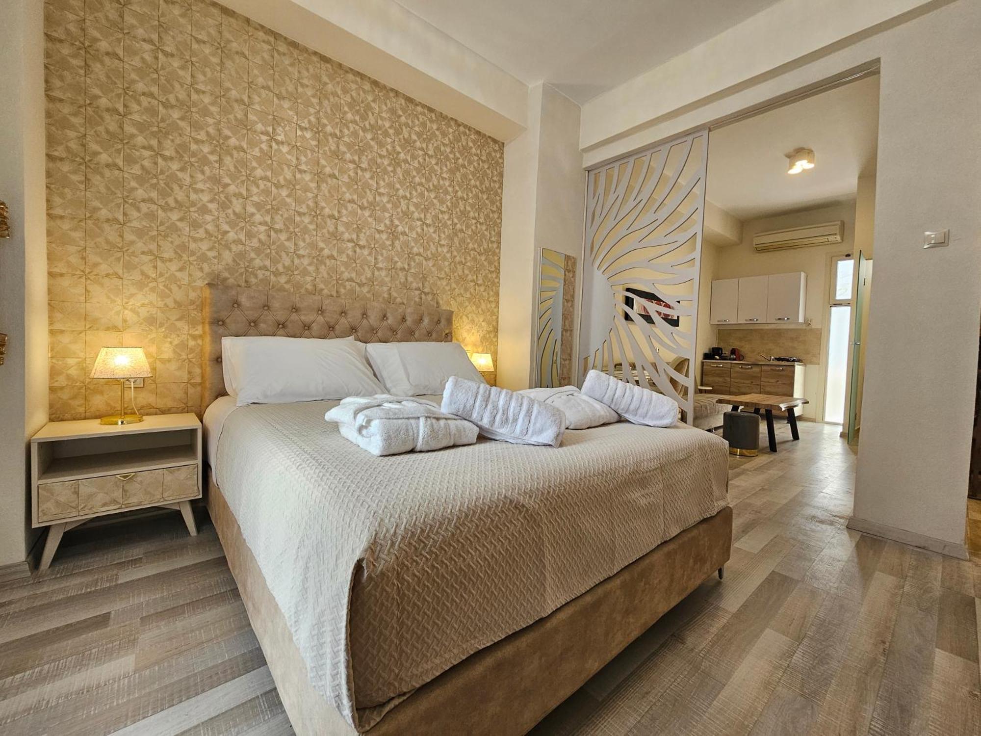 Golden City Center Suites Rhodes City Dış mekan fotoğraf