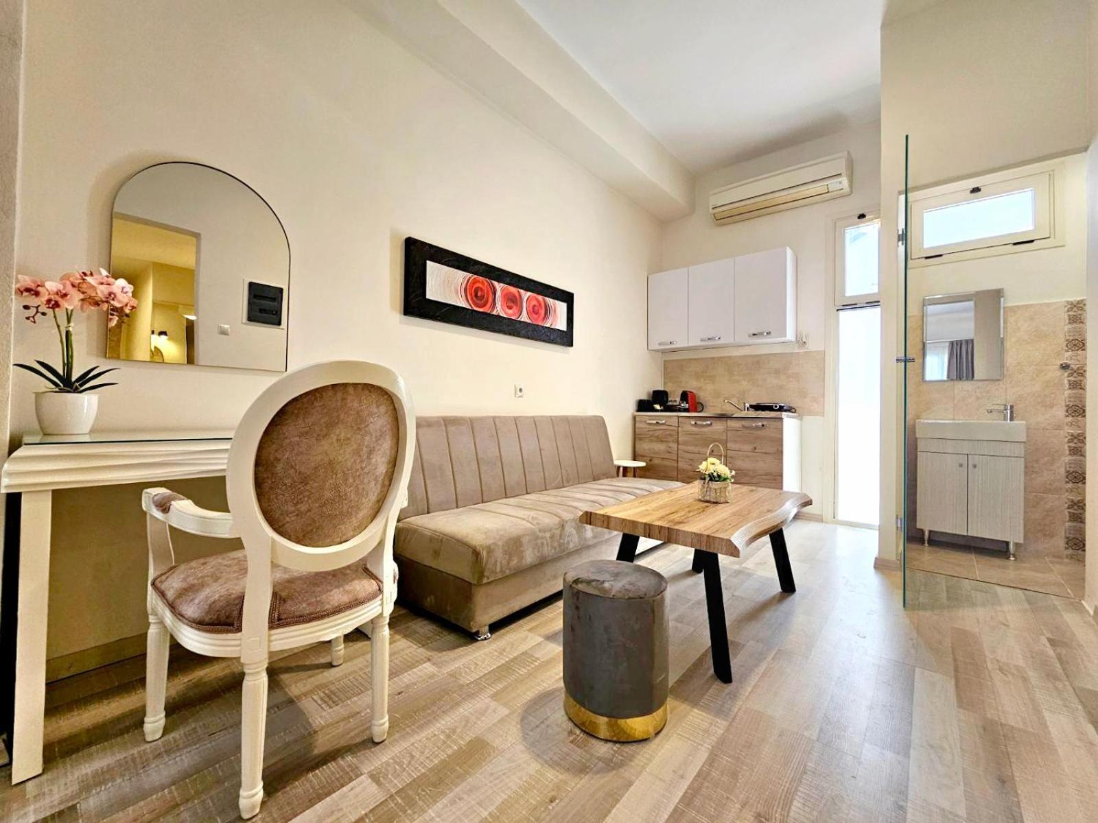 Golden City Center Suites Rhodes City Dış mekan fotoğraf